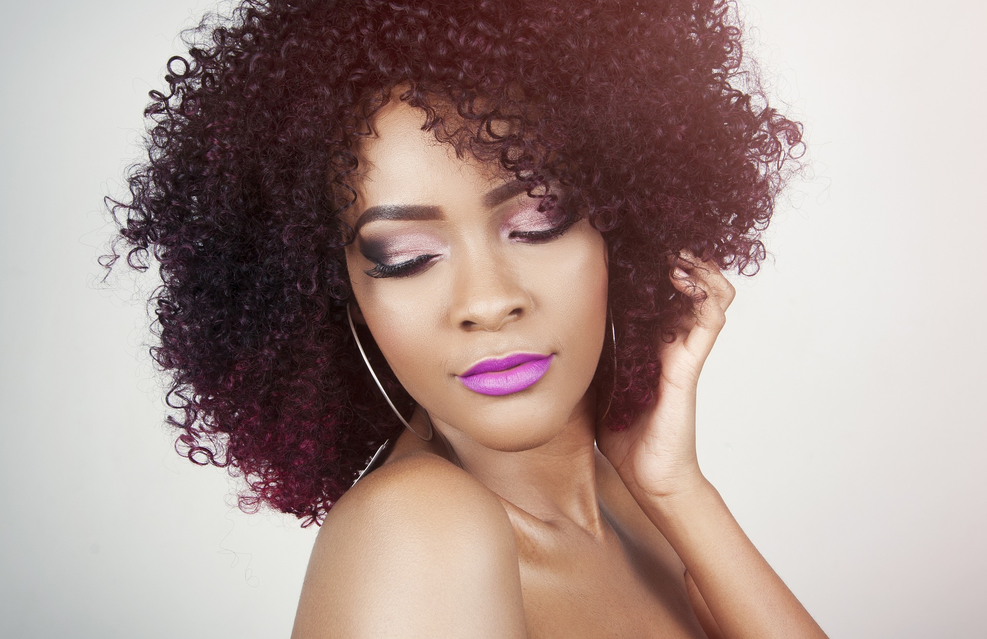 Do’s And Don’ts When Storing a Kinky Curly Wig